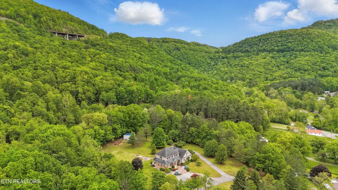 Photo of 6005 Powell Valley Rd