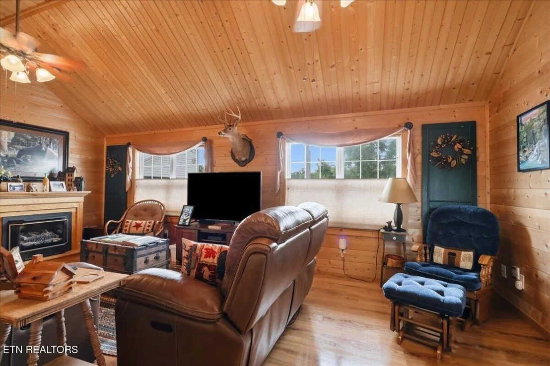 Photo of 856 Peacock Ridge Drive