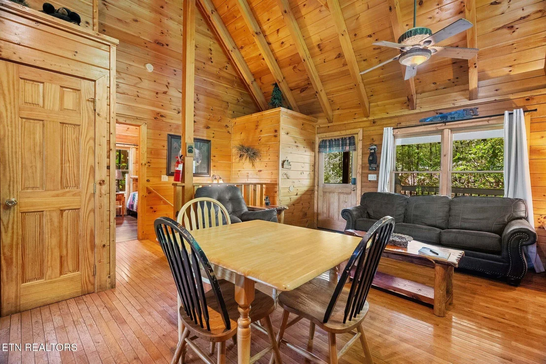 Photo of 746 Nighthawk Way