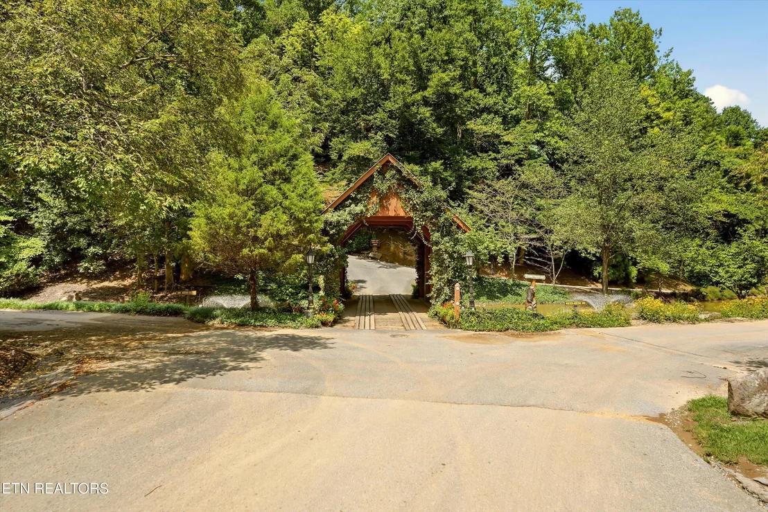 Photo of 919 Deer Run Way