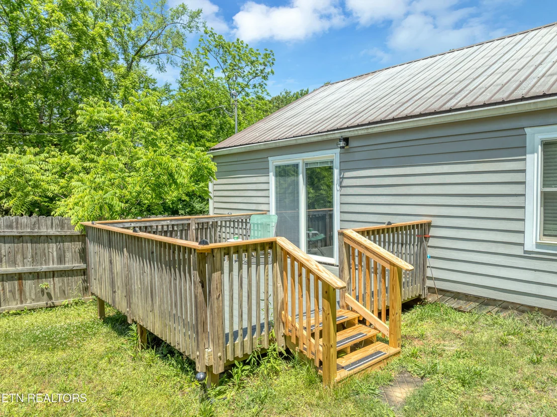 Photo of 400 Slack Rd
