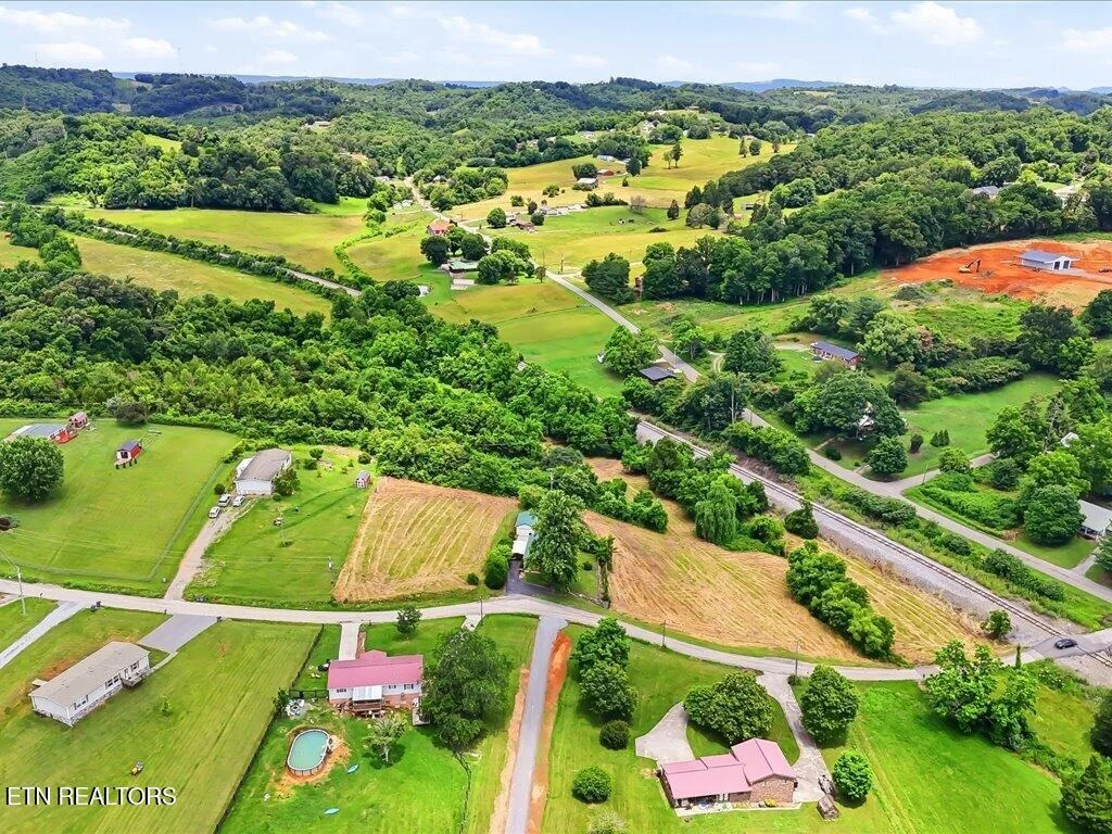 Photo of 818 Guy Collins Rd