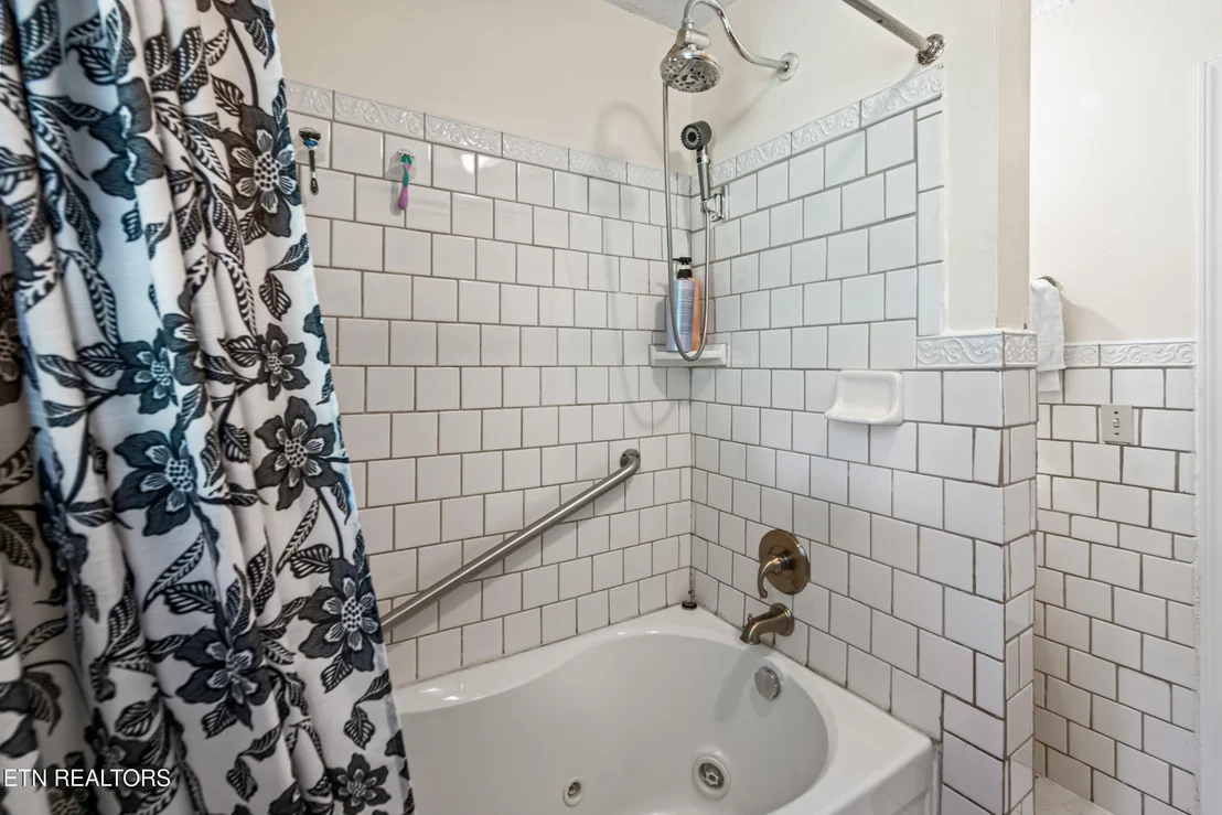 Photo of 310 Hollifield Drive