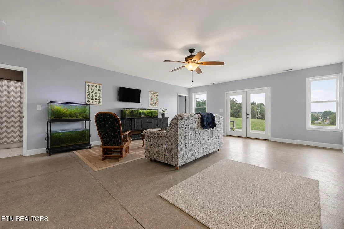 Photo of 1090 Shell Rd