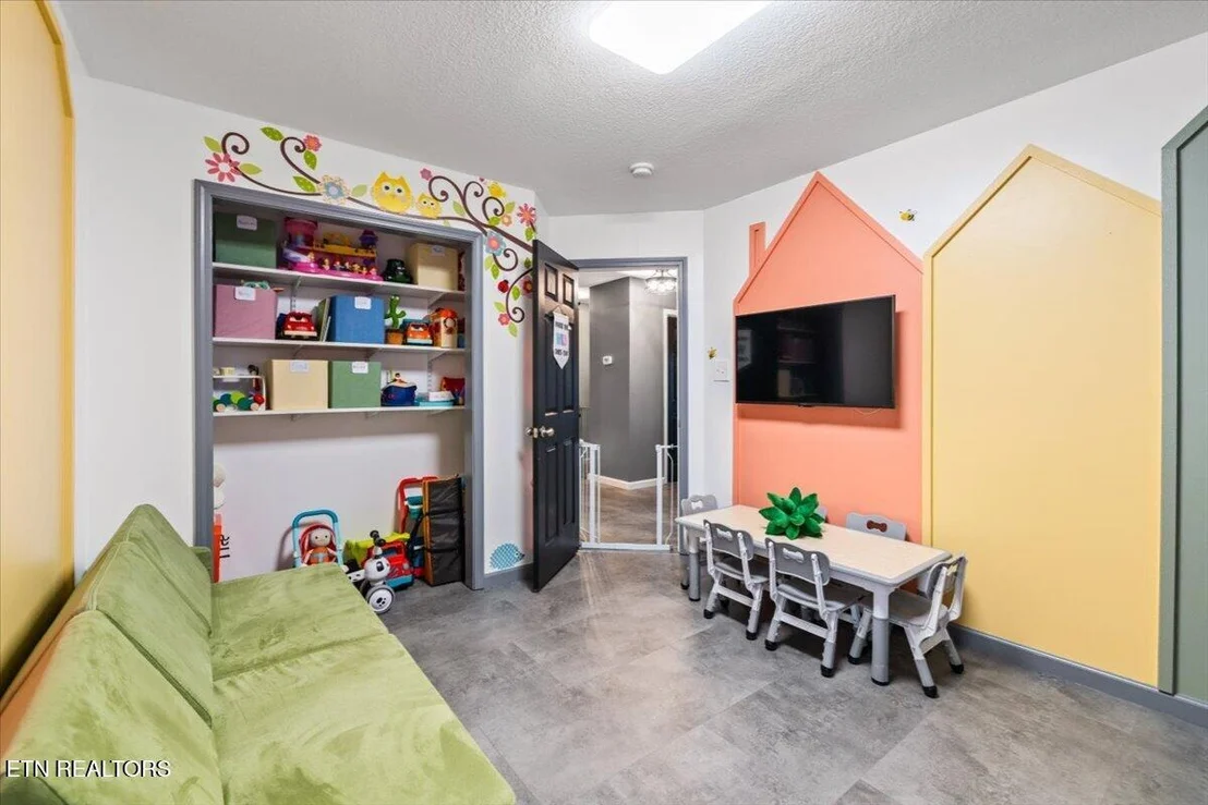 Photo of 6101 Starflower Lane