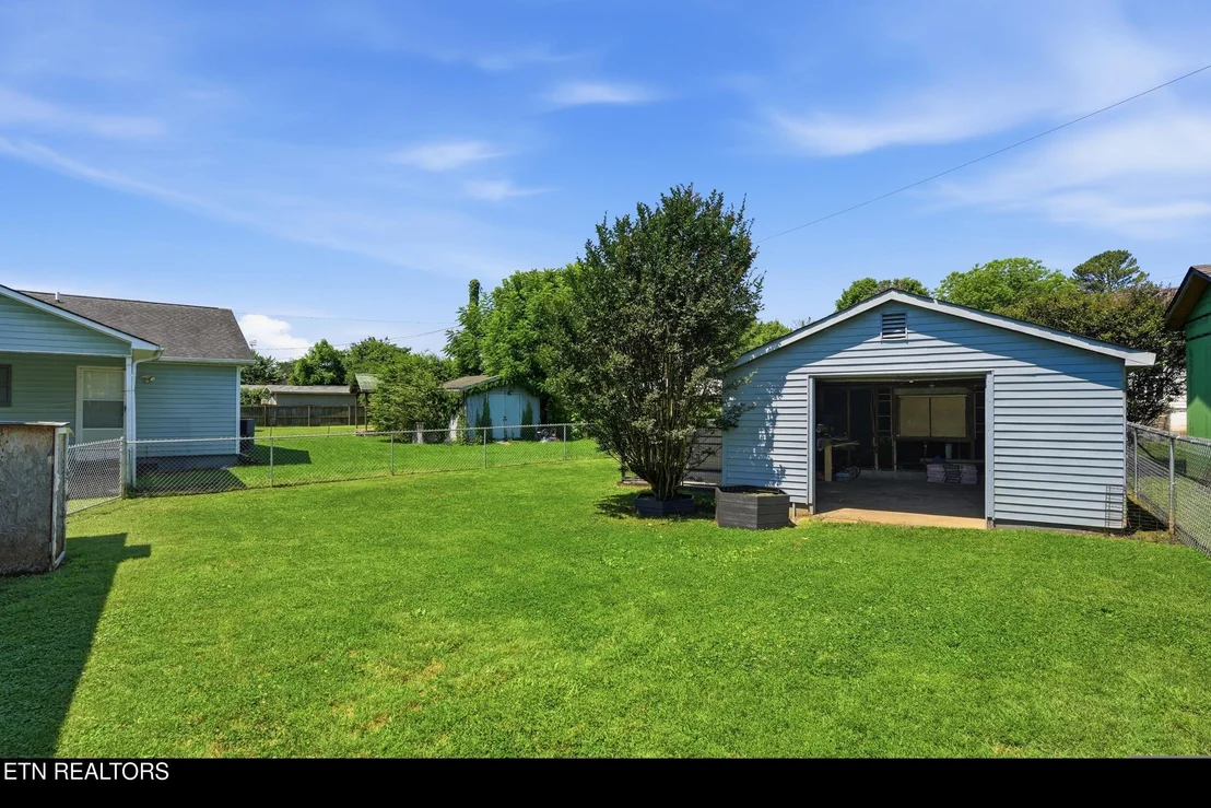 Photo of 1128 Huffland Drive