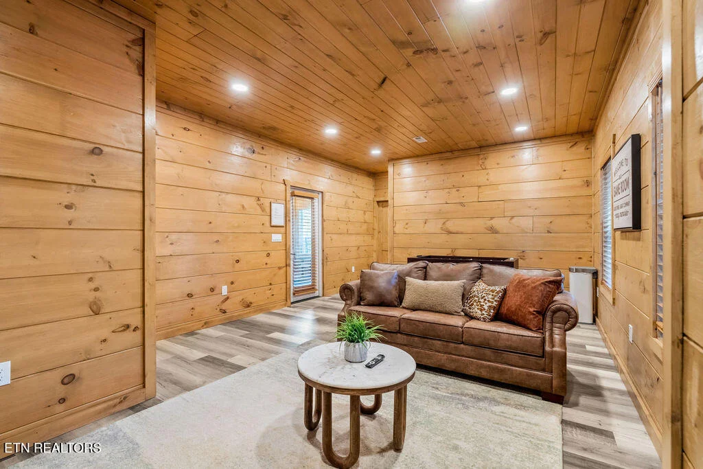 Photo of 2832 Sequoia Rd