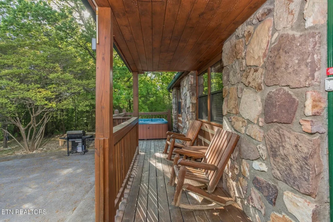 Photo of 170 Showplace Blvd