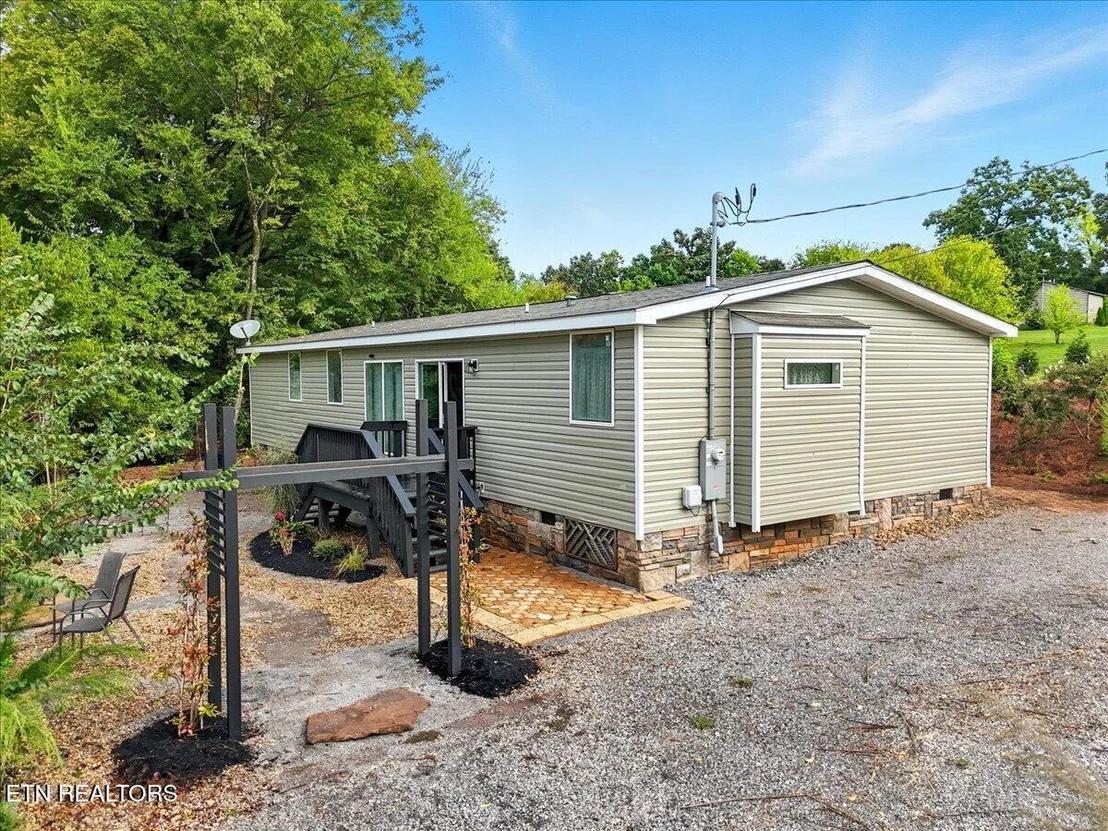 Photo of 340 Trigonia Rd