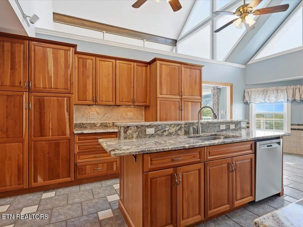Photo of 311 Alberts Cove