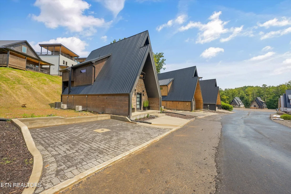 Photo of 615 Longbow Way