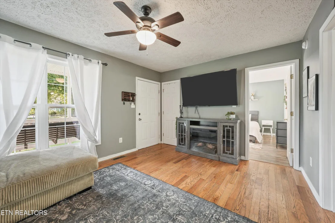 Photo of 1392 James Ferry Rd
