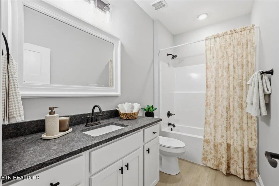 Photo of 826 Sophie Drive