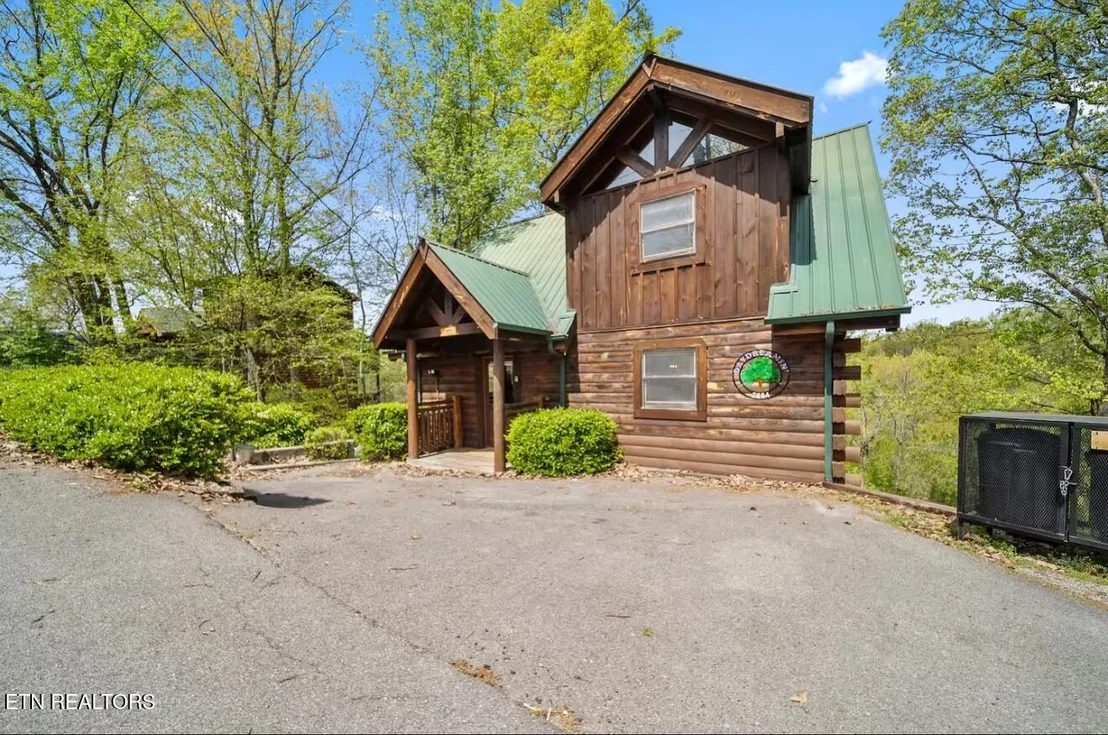 Photo of 2864 Pine Haven Drive
