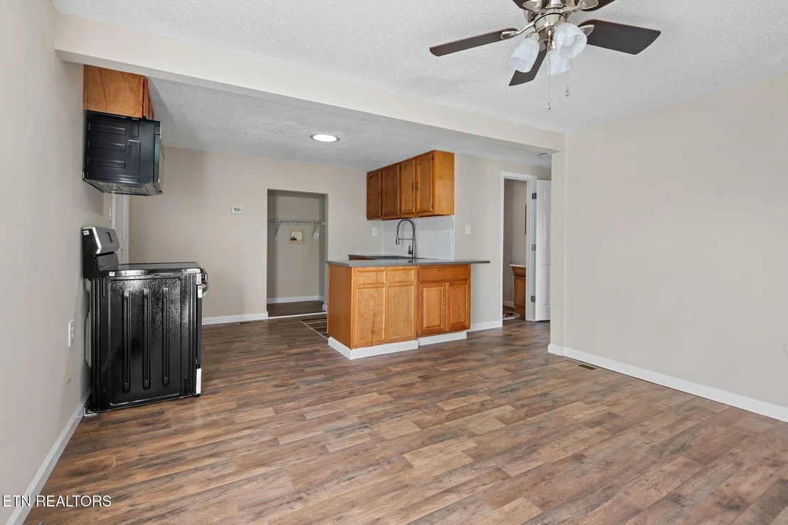 Photo of 1005 Drive D.
