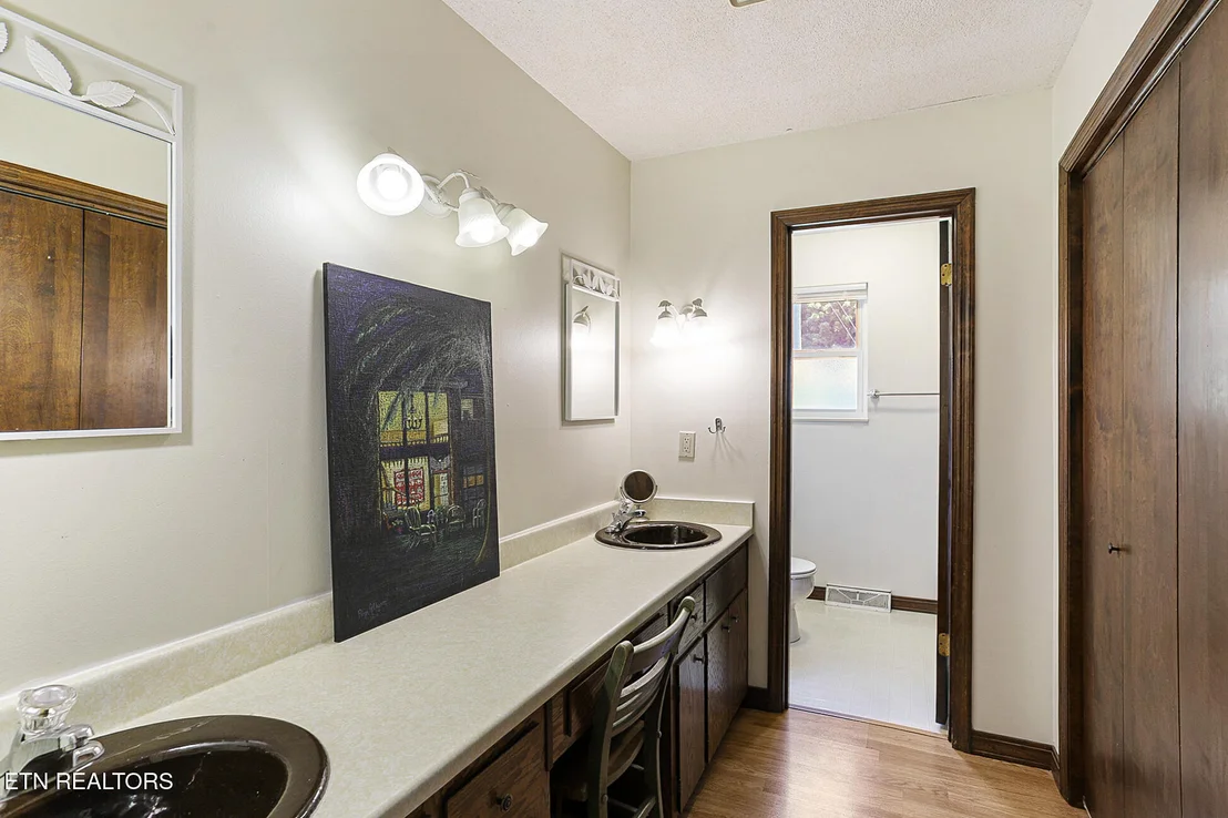 Photo of 146 Vanderview Drive