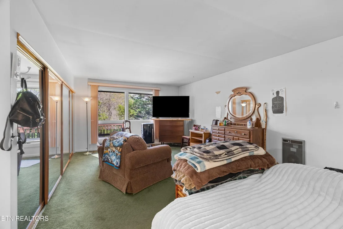 Photo of 158 Dalson Rd
