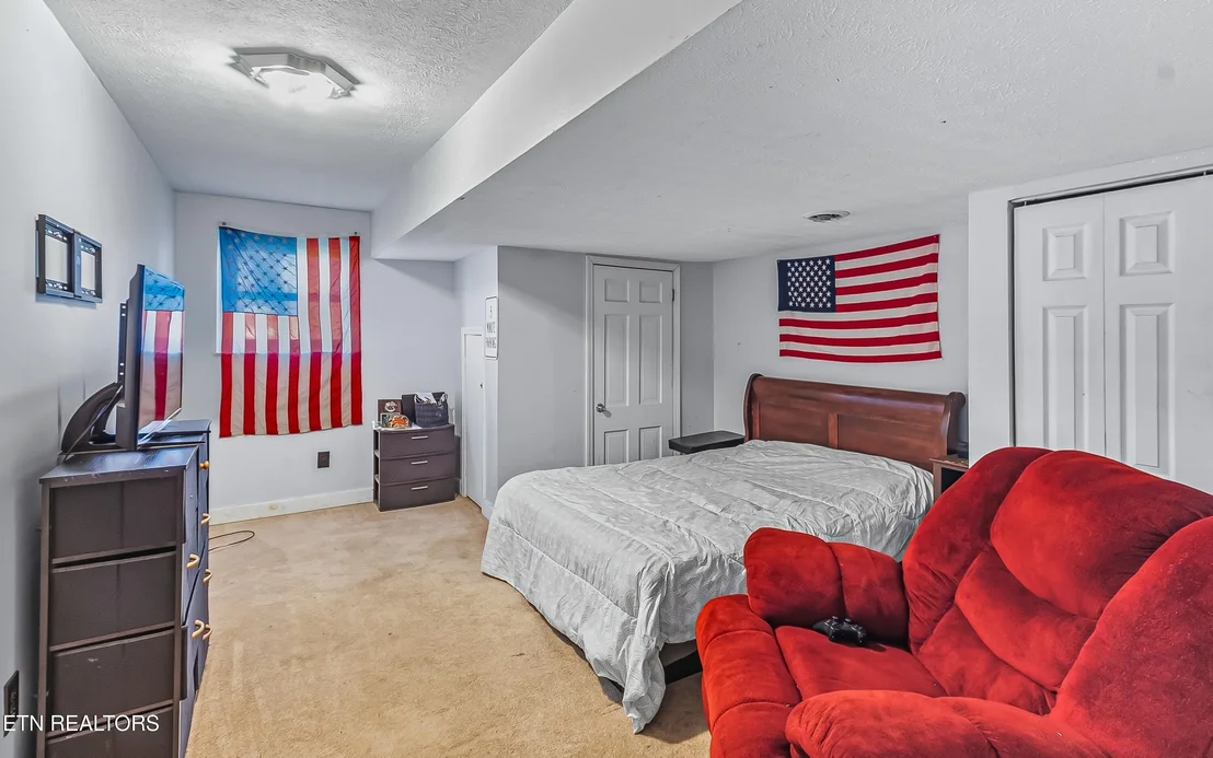 Photo of 382 Edgelake Drive