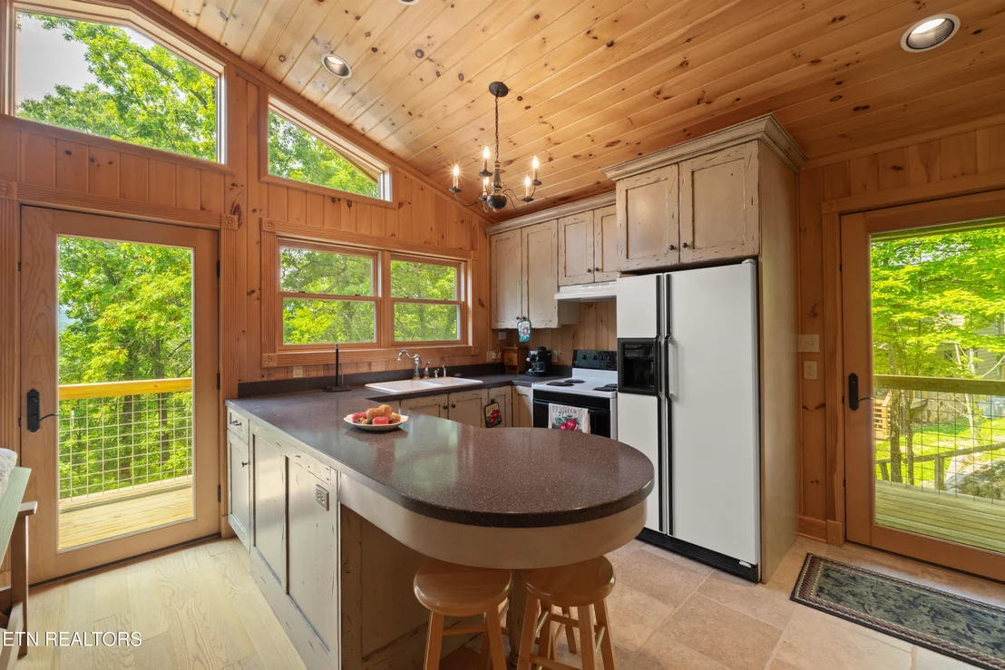 Photo of 1265 Lookout Tr
