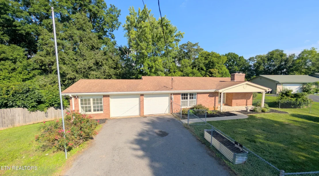 Photo of 821 Commanche Drive
