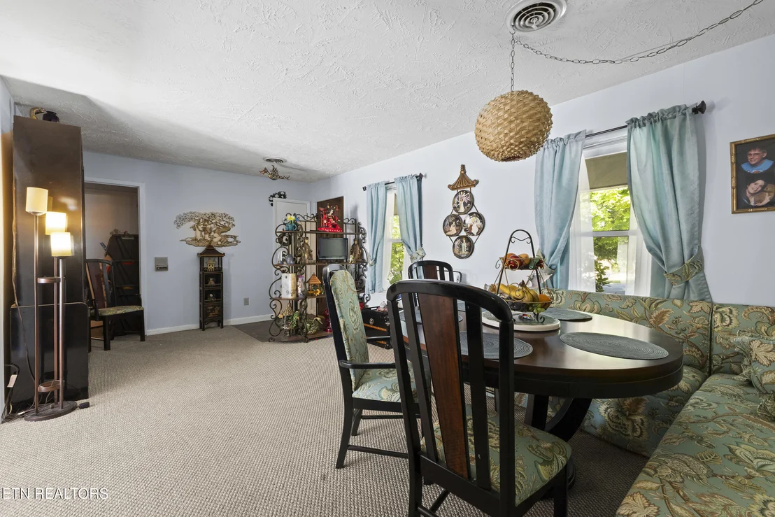 Photo of 2645 Mountain View Drive