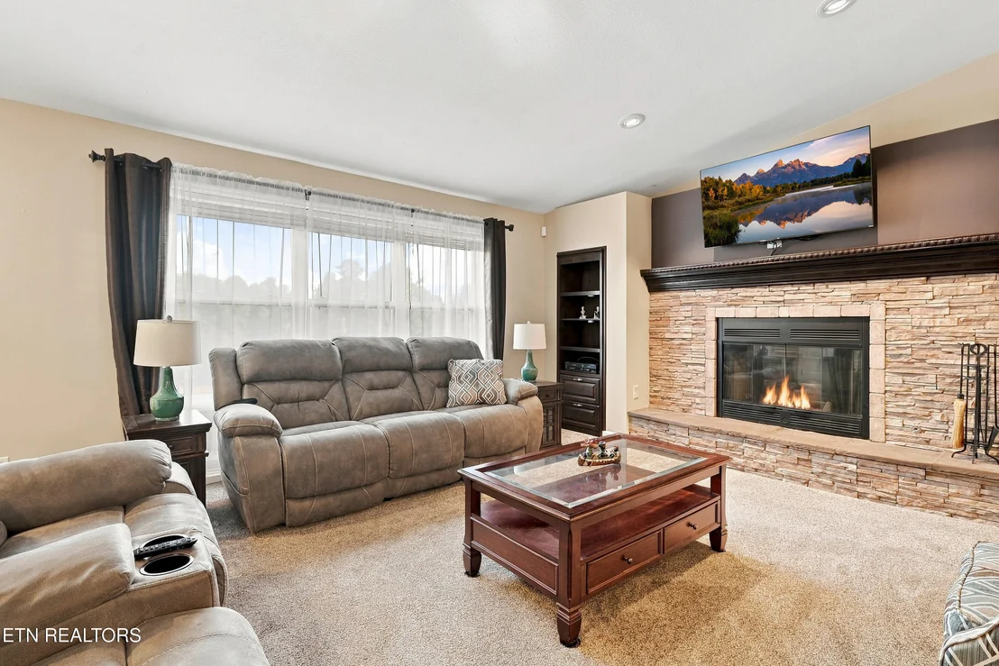 Photo of 2021 Compton Court