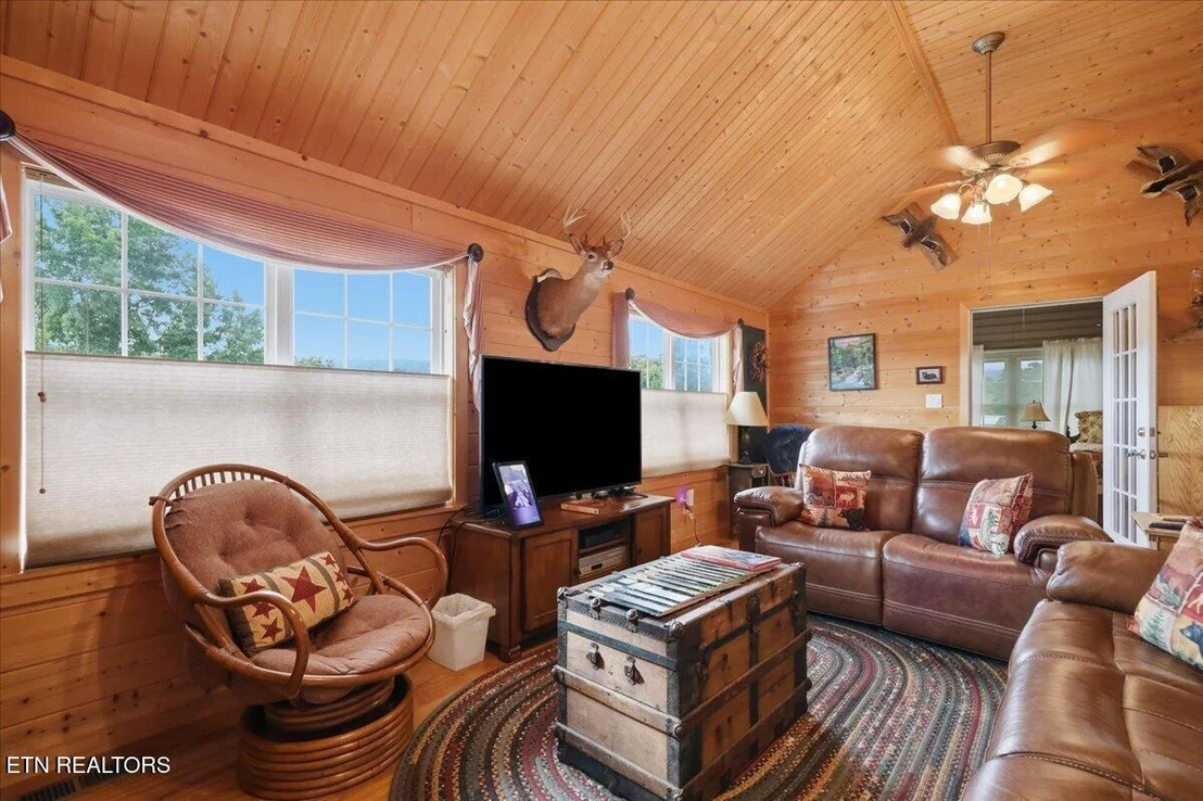 Photo of 856 Peacock Ridge Drive