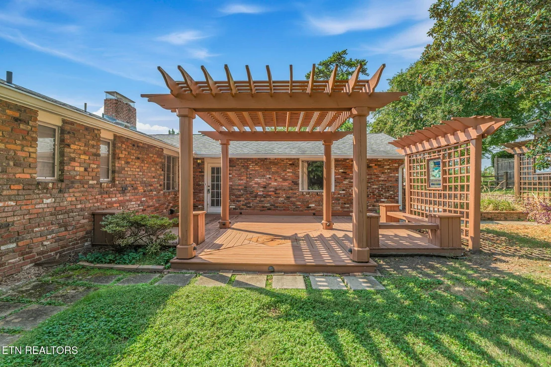Photo of 220 Sutton Lane