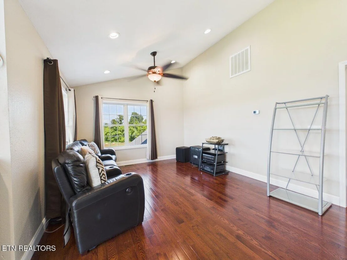 Photo of 317 Oak Grove Rd