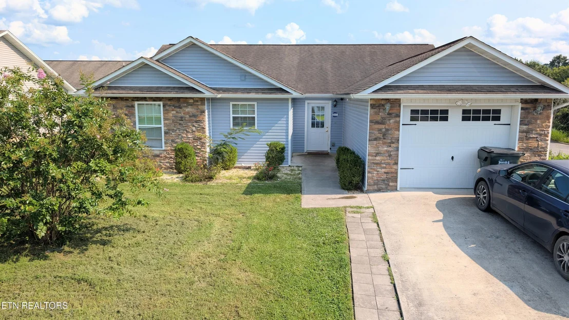 Photo of 447 Cornus Ave