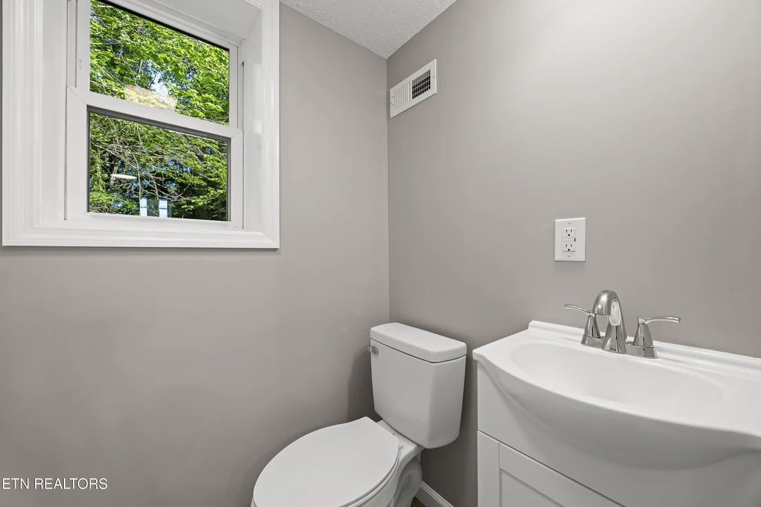 Photo of 915 Ronald Drive