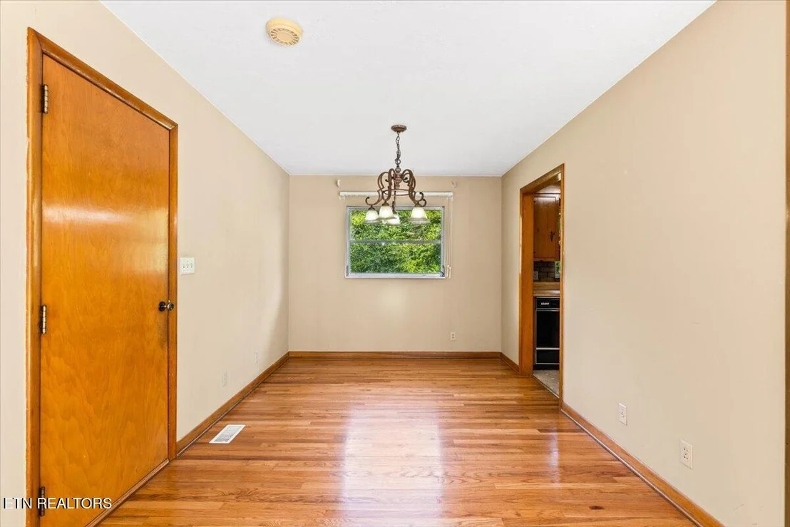 Photo of 154 E Wolf Valley Rd