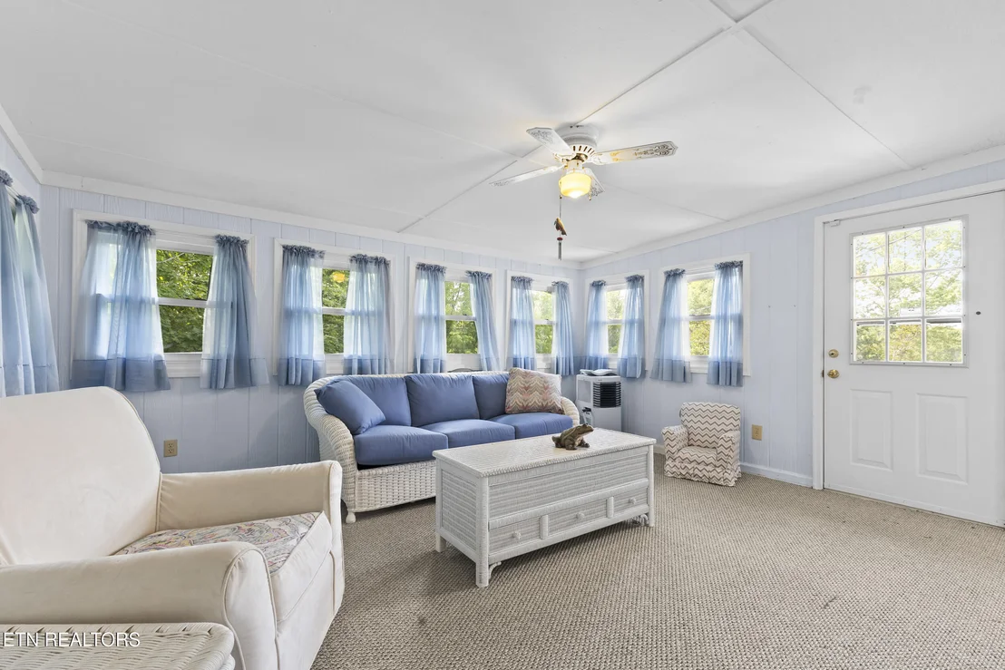 Photo of 2645 Mountain View Drive