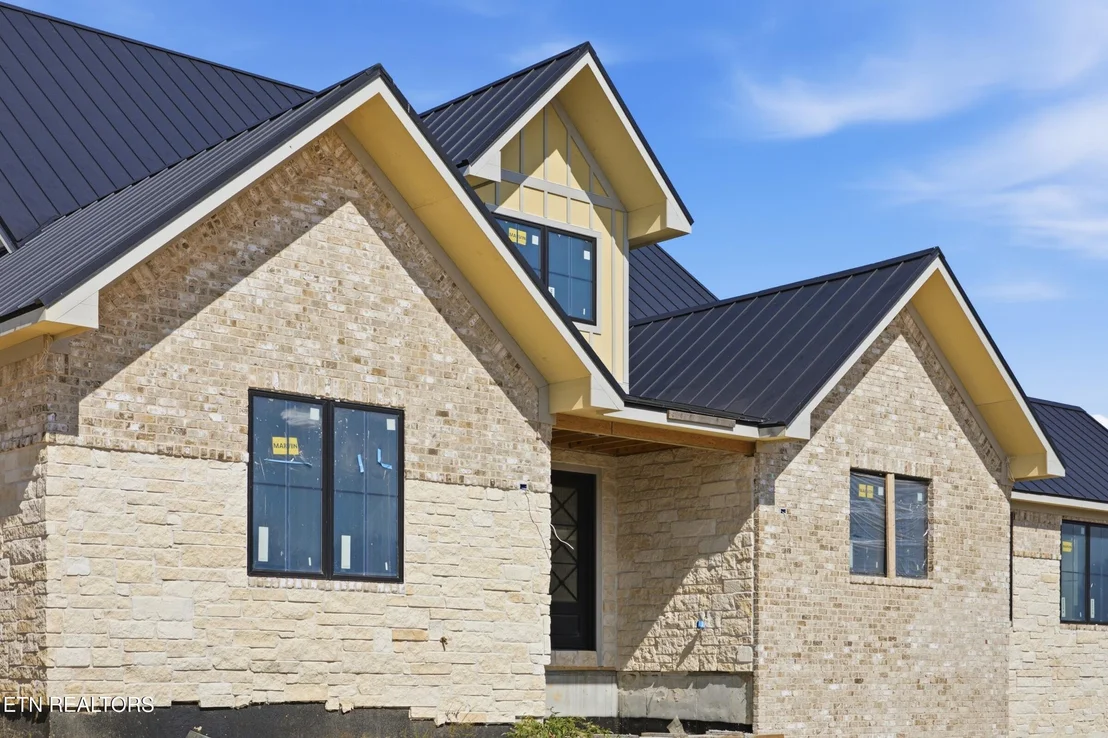 Photo of 325 Enclave Way