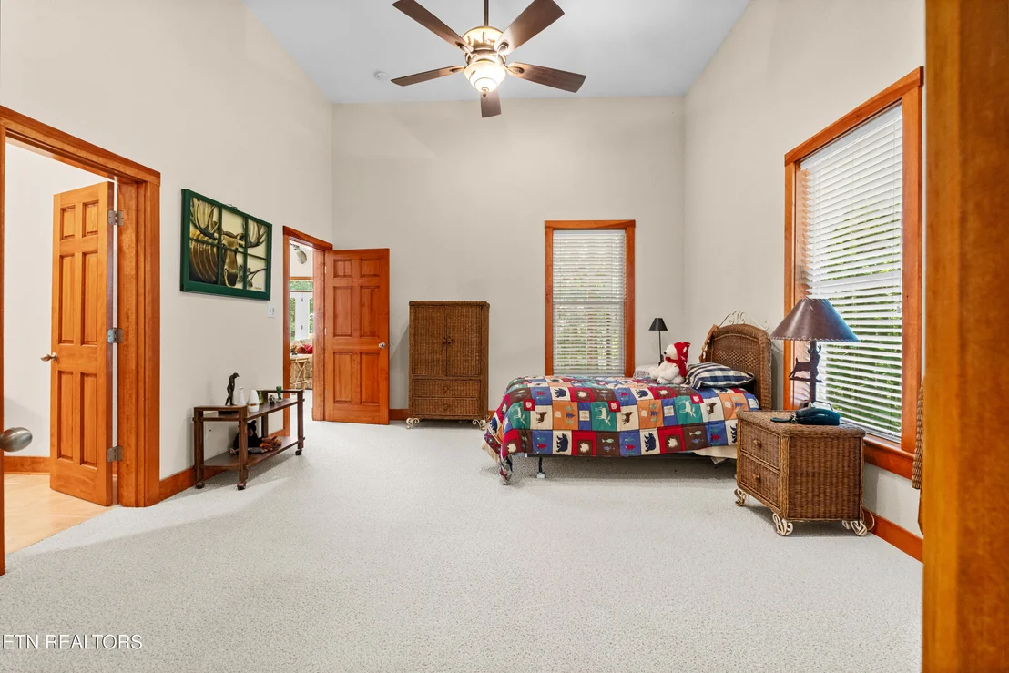 Photo of 122 Lakeside Trace