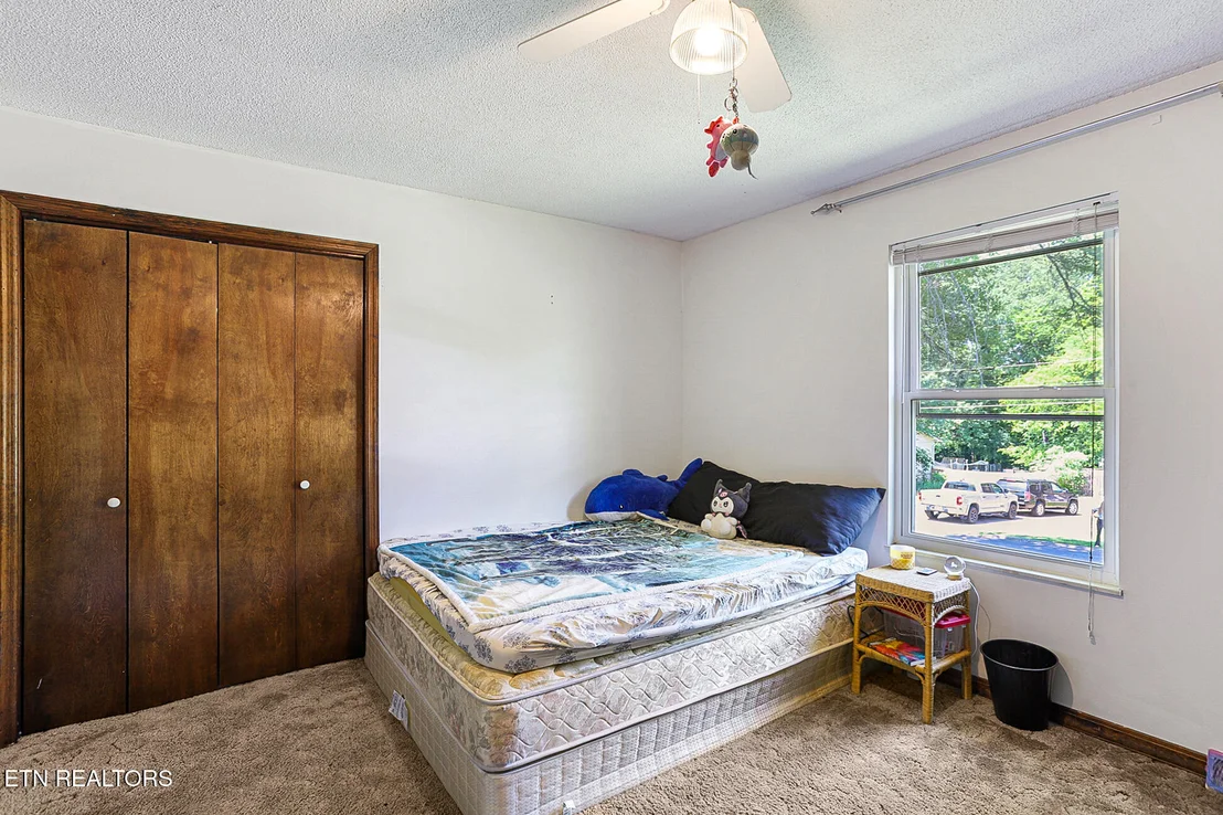 Photo of 146 Vanderview Drive