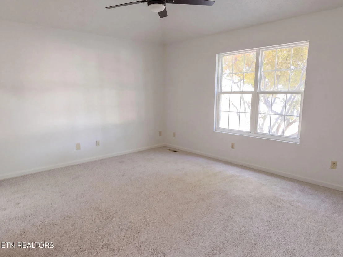 Photo of 141 Meadowview Lane