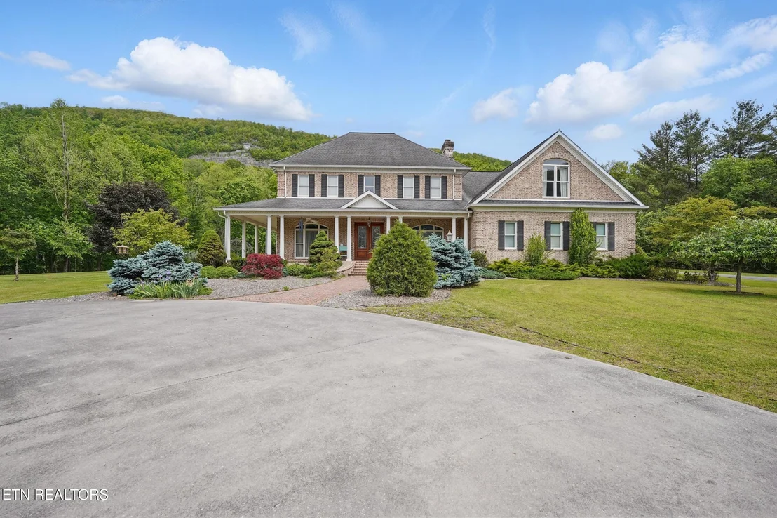 Photo of 6005 Powell Valley Rd