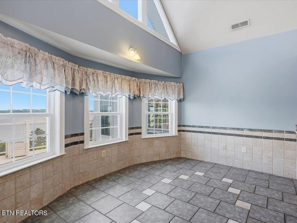 Photo of 311 Alberts Cove