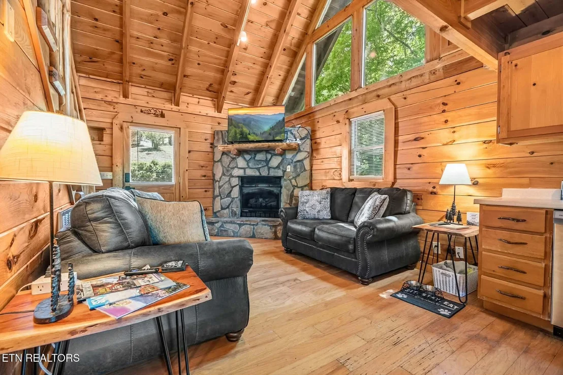 Photo of 2864 Pine Haven Drive