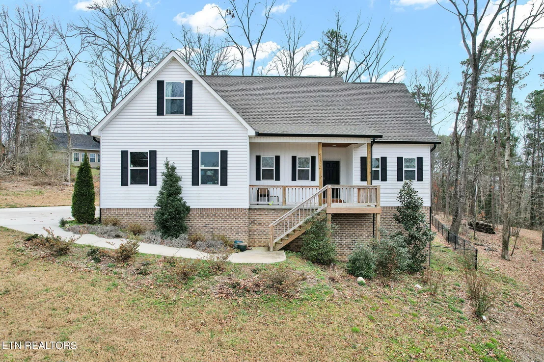 Photo of 110 NE Quail Run
