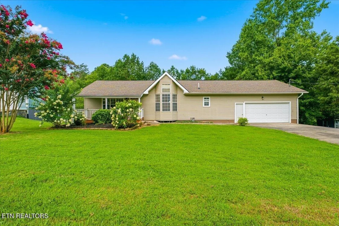 Photo of 142 Oak Drive