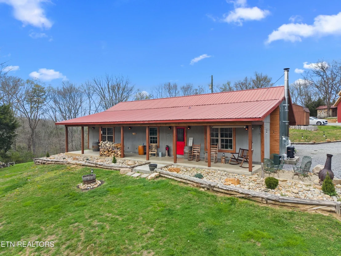 Photo of 2357 Hall Rd