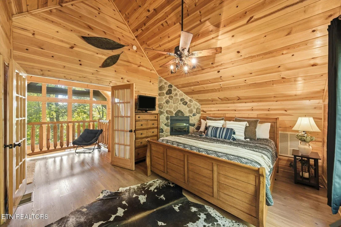 Photo of 2440 Breezy Rd