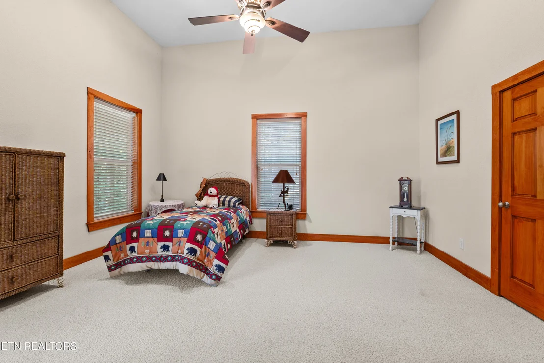 Photo of 122 Lakeside Trace
