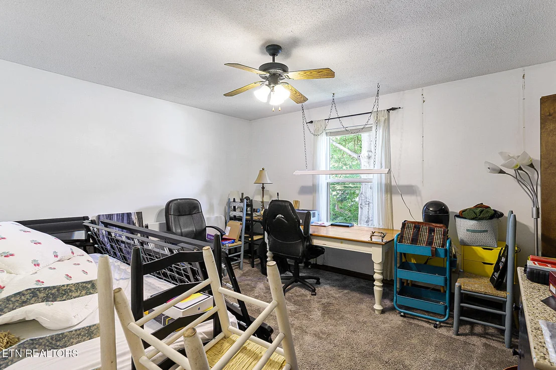 Photo of 146 Vanderview Drive