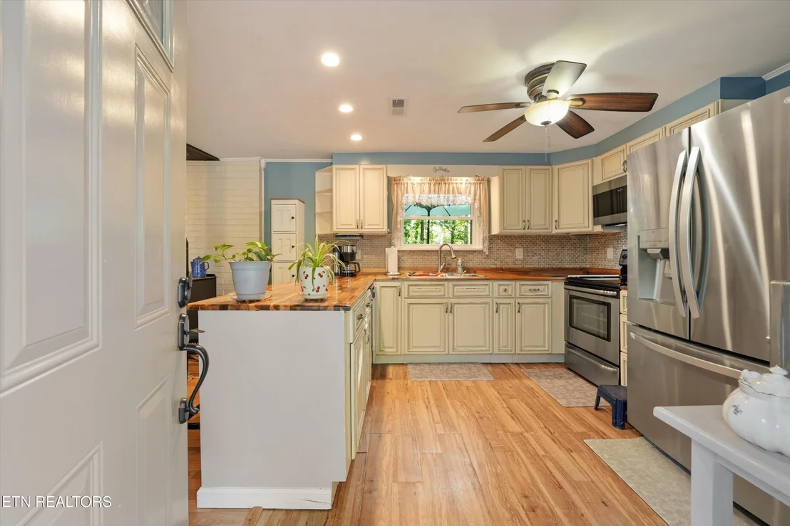 Photo of 2380 McKelvey Rd