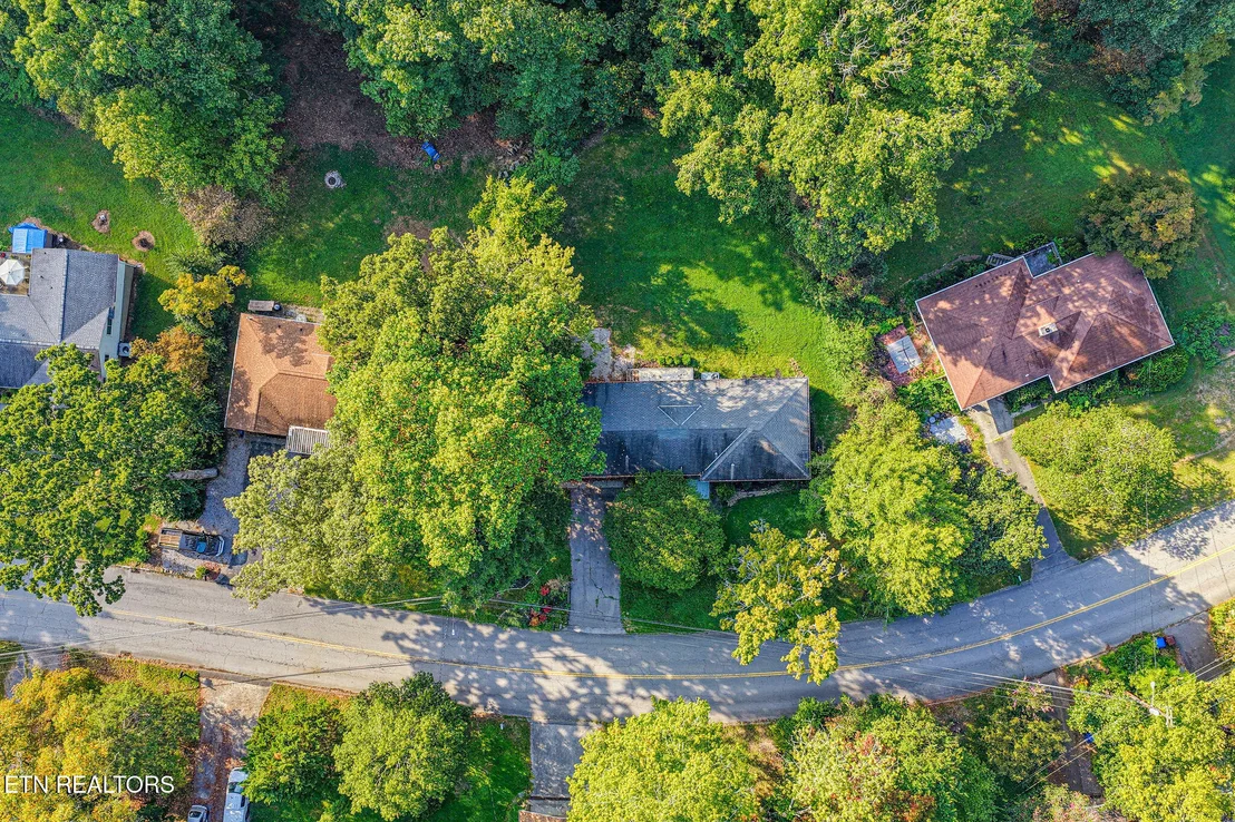 Photo of 845 W Outer Drive