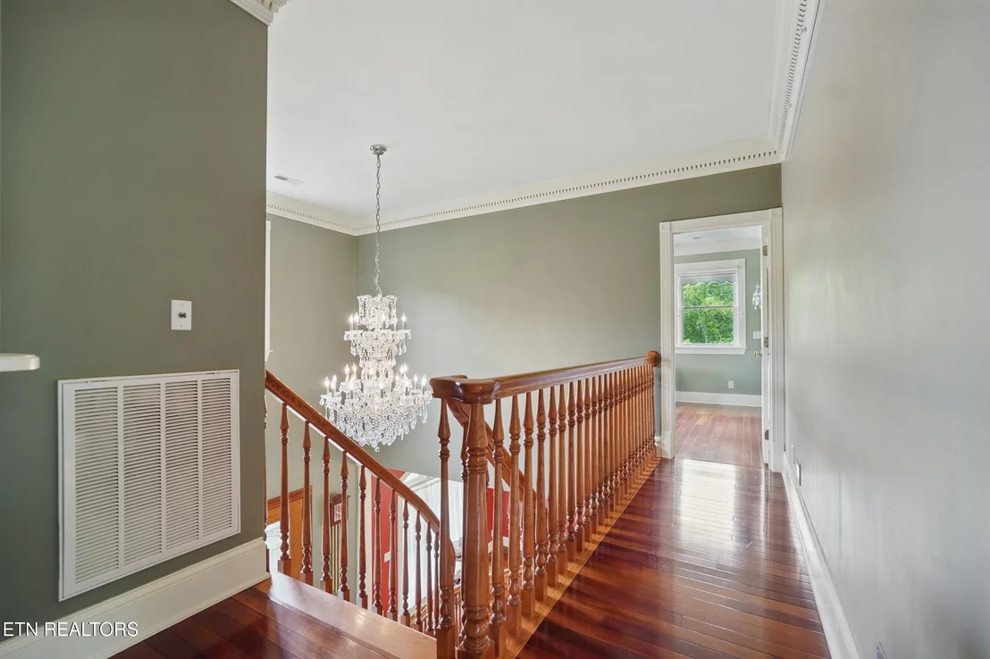 Photo of 6005 Powell Valley Rd