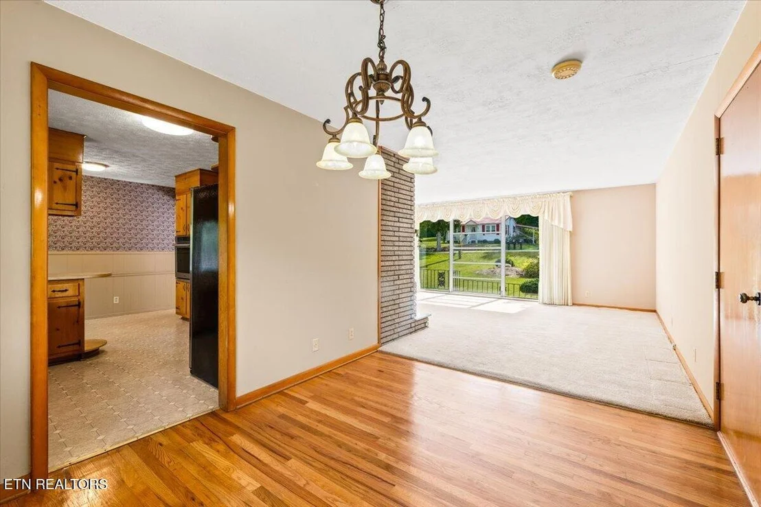 Photo of 154 E Wolf Valley Rd